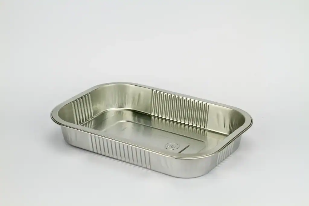 Smoothwall aluminium foil tray with ribbed sides and a rolled sealing edge, 33mm deep