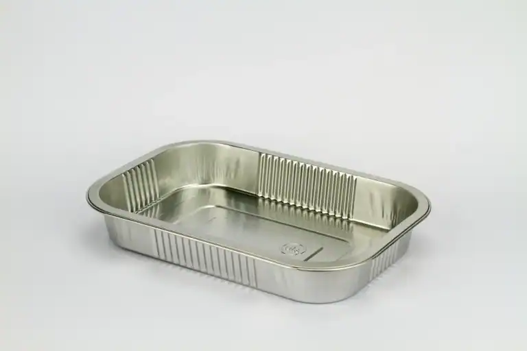 Smoothwall aluminium foil tray with ribbed sides and a rolled sealing edge, 33mm deep